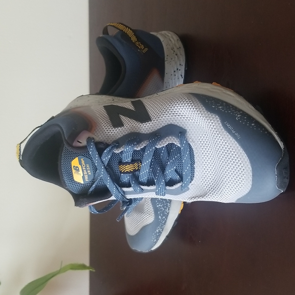 Boys tennis shoes